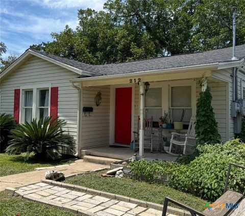 212 Duggan Street, Seguin, TX 78155