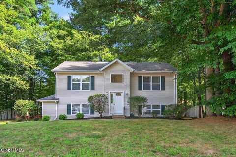 33 Larkspur Drive, Malta, NY 12020