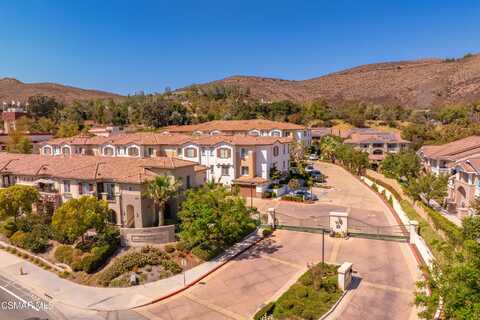453 Country Club Drive, Simi Valley, CA 93065
