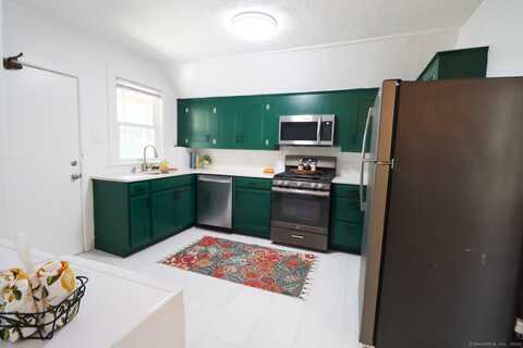 190 Montauk Avenue, New London, CT 06320