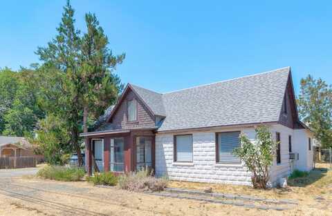 2352 Redwood Avenue, Grants Pass, OR 97527