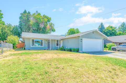 915 SE Fern Street, Grants Pass, OR 97526