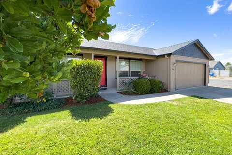 606 Karic Way, Eagle Point, OR 97524