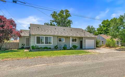 1215 Sweet Road, Medford, OR 97501