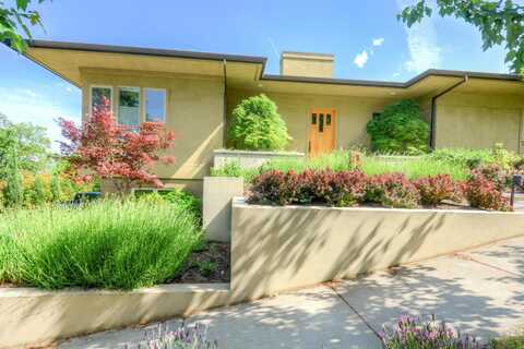 160 Nob Hill Street, Ashland, OR 97520