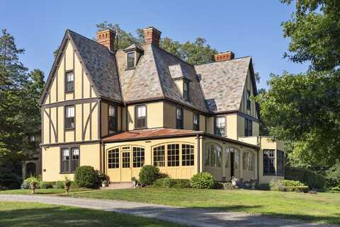131 Hartford Road, Manchester, CT 06040