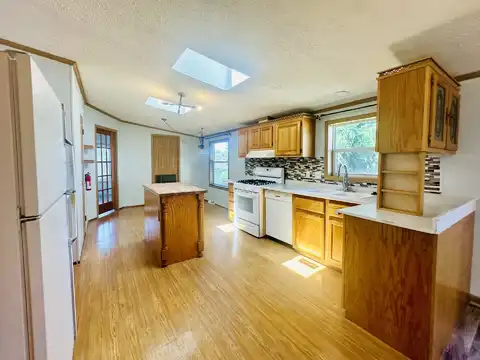9905 Heathrow Ct, Northville, MI 48167