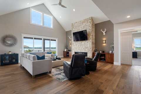 281 Lakeshore Dr, American Falls, ID 83211