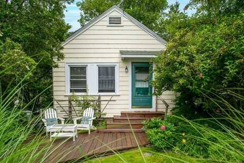 29 Warren Avenue, Middletown, RI 02842