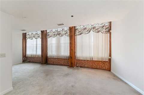 2 School Street, Lincoln, RI 02802