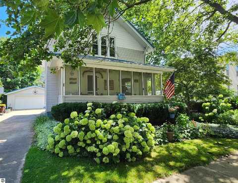 716 Woodworth Avenue, Alma, MI 48801