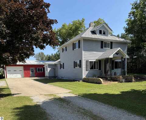 4419 E Moorestown Road, Lake City, MI 49651