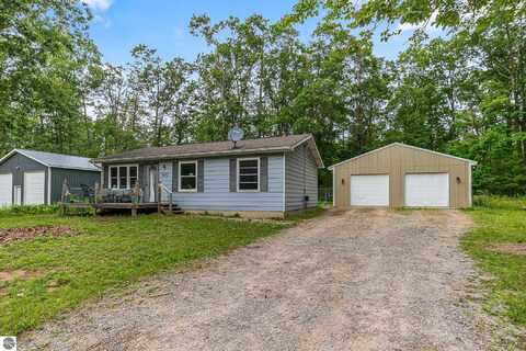 7690 Arrowroot, Gaylord, MI 49735
