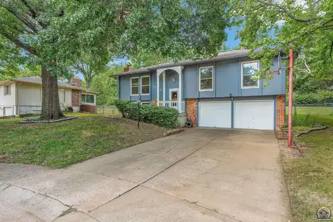 3339 SW 34th CT, Topeka, KS 66614