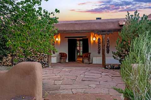 7236 Hwy 518, Ranchos de Taos, NM 87557