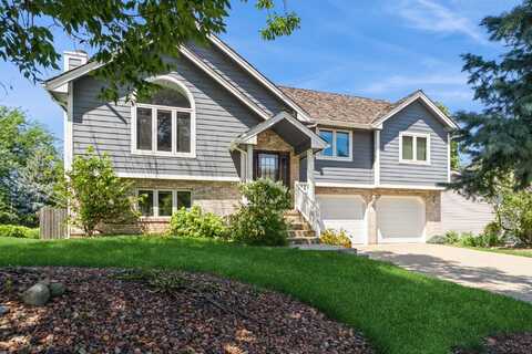 14049 Summit Drive, Clive, IA 50325
