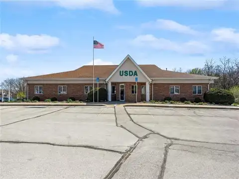 909 E 2nd Avenue unit: G, Indianola, IA 50125
