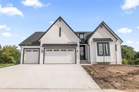16507 Ironwood Lane, Urbandale, IA 50323