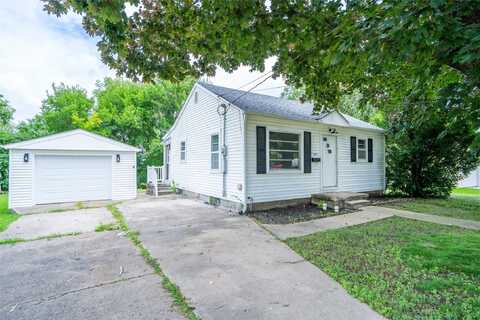 1402 N 7th Avenue W, Newton, IA 50208