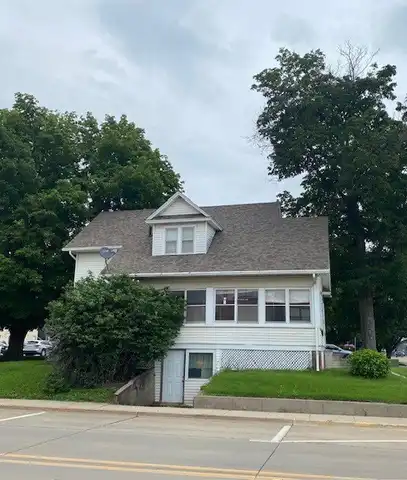 110 W 1st Avenue, Indianola, IA 50125
