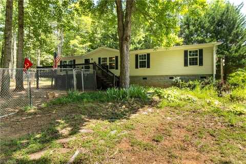 141 Happy Lane, Dobson, NC 27017