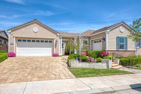 583 Crescent Lane, Madera, CA 93636