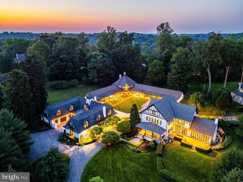 35 HARRISON DRIVE, NEWTOWN SQUARE, PA 19073