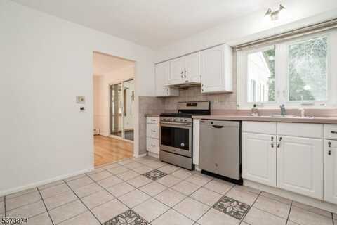 644 Long Hill Rd, Little Falls, NJ 07424