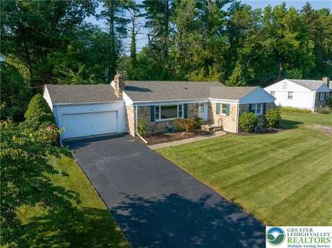 211 Flagstone Drive, Bethlehem, PA 18017