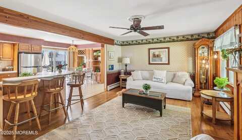 10 Orchard Street, Toms River, NJ 08753