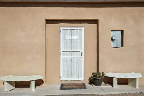 2442 MERVOSH Place SW, Albuquerque, NM 87105