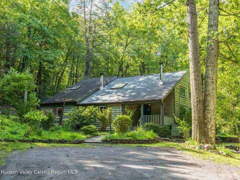 92 Erika's Walk, Mount Tremper, NY 12457