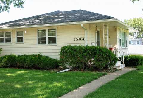1503 W 8th, Cedar Falls, IA 50613