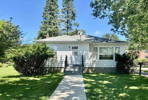 614 North Street, Decorah, IA 52101