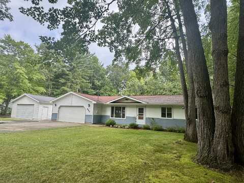 992 Springwood Drive, Prudenville, MI 48651