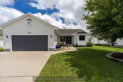 2203 Macron Street, Grand Island, NE 68803