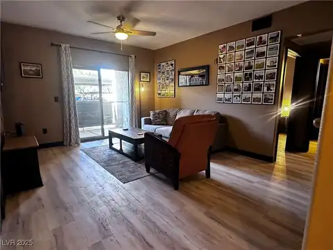 8000 Badura Avenue, Las Vegas, NV 89113
