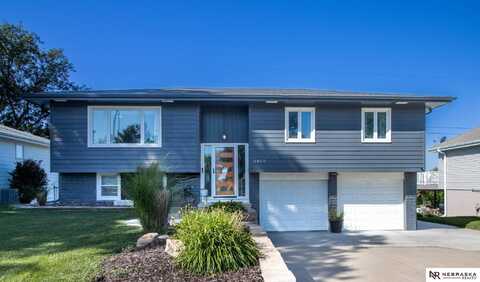 11459 Queens Drive, Omaha, NE 68164