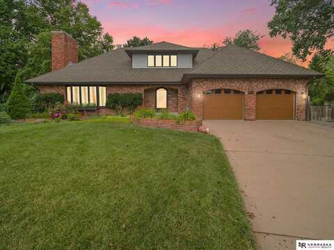 6300 Yellowstone Circle, Lincoln, NE 68510