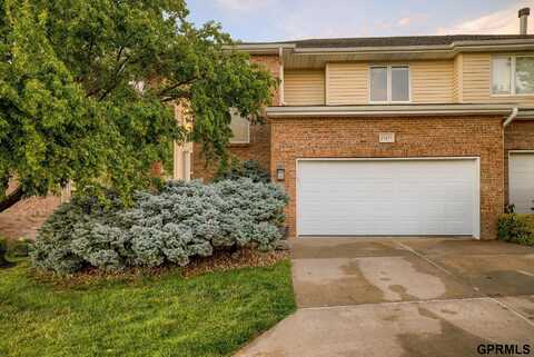17477 Riviera Drive, Omaha, NE 68136