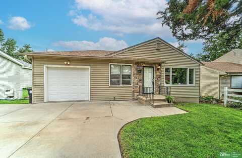 7513 Richmond Drive, Omaha, NE 68134