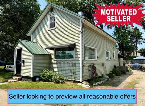 274 6th Avenue, Manistee, MI 49660