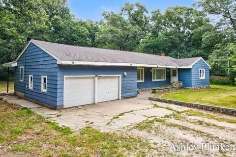 9312 S Oceana Drive, Montague, MI 49437