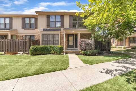 8667 Edgewater Lane, Warren, MI 48093