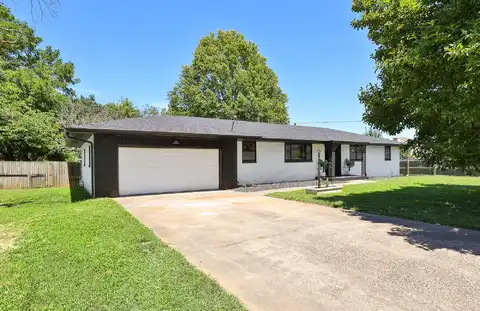 421 W Woodland Street, Springfield, MO 65807