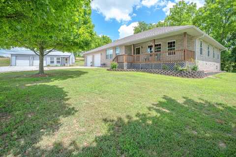 3702 Round House Road, Aurora, MO 65605