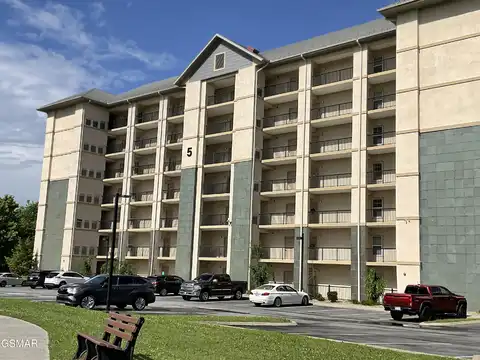 124. Plaza Drive, Pigeon Forge, TN 37863