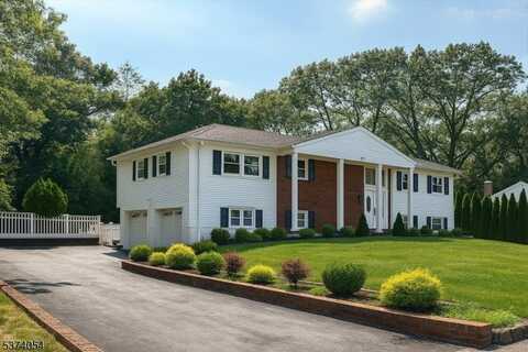 32 Sears Pl, Wayne, NJ 07470