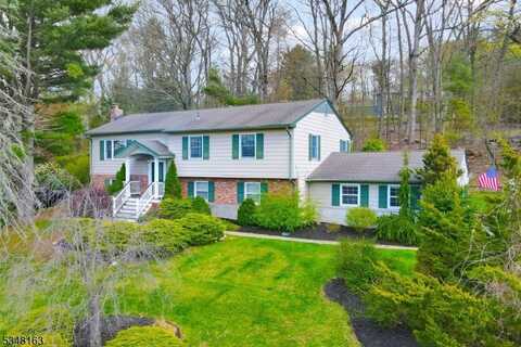 28 Bisset Dr, West Milford, NJ 07480