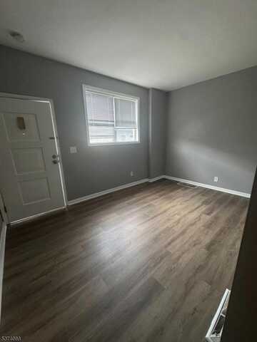 70 Main St, Garfield, NJ 07026